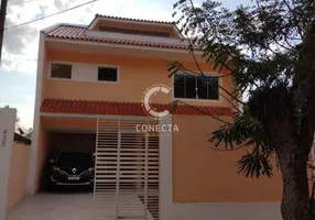 Foto 1 de Sobrado com 4 Quartos à venda, 200m² em Uberaba, Curitiba