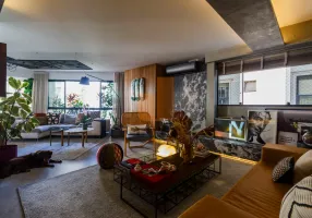 Foto 1 de Apartamento com 3 Quartos para venda ou aluguel, 208m² em Higienópolis, São Paulo