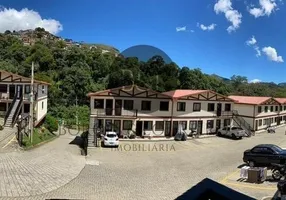 Foto 1 de Apartamento com 2 Quartos à venda, 62m² em Samambaia, Petrópolis
