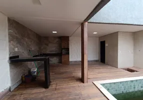 Foto 1 de Casa com 3 Quartos à venda, 170m² em Vila Alzira, Aparecida de Goiânia