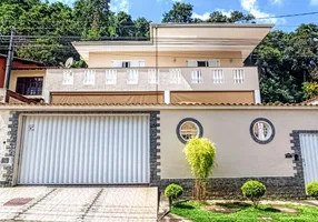 Foto 1 de Casa com 3 Quartos para venda ou aluguel, 254m² em Bosque dos Pinheiros, Juiz de Fora