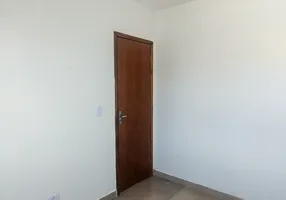 Foto 1 de Apartamento com 2 Quartos à venda, 44m² em Guaraituba, Colombo