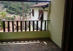 Foto 1 de Casa com 5 Quartos à venda, 140m² em Mosela, Petrópolis