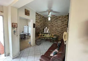 Foto 1 de Casa com 3 Quartos à venda, 160m² em Santa Maria, Santo André