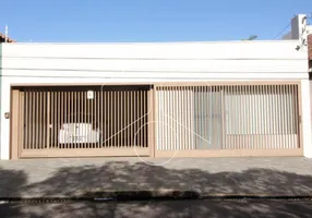 Foto 1 de Casa com 3 Quartos à venda, 380m² em Palmital, Marília