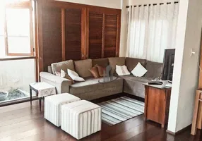 Foto 1 de Casa com 3 Quartos à venda, 198m² em Jardim Amália, Volta Redonda