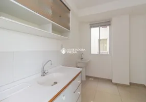 Foto 1 de Apartamento com 2 Quartos à venda, 50m² em Vila Nova, Porto Alegre