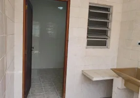 Foto 1 de Casa com 1 Quarto para alugar, 40m² em Vila Dalva, São Paulo