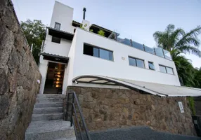 Foto 1 de Casa com 3 Quartos para alugar, 221m² em Canto dos Araçás, Florianópolis