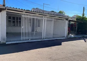 Foto 1 de Casa com 2 Quartos à venda, 41m² em Boqueirão, Curitiba