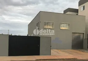 Foto 1 de Galpão/Depósito/Armazém à venda, 264m² em Novo Mundo, Uberlândia