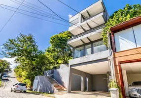 Foto 1 de Casa de Condomínio com 4 Quartos à venda, 436m² em Vila Progresso, Niterói