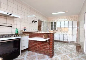Foto 1 de Sobrado com 3 Quartos à venda, 213m² em Vila Humaita, Santo André