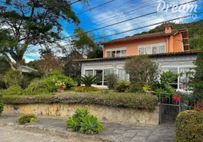 Foto 1 de Casa com 4 Quartos à venda, 316m² em Iúcas, Teresópolis
