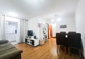 Foto 1 de Apartamento com 2 Quartos à venda, 61m² em Cabral, Curitiba