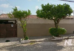 Foto 1 de Casa com 3 Quartos à venda, 270m² em Candelária, Natal