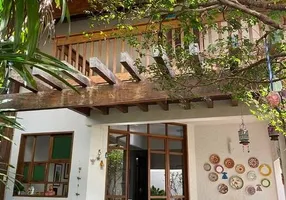 Foto 1 de Casa com 4 Quartos à venda, 250m² em Santa Maria, Uberlândia