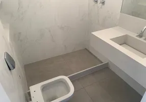 Foto 1 de Casa com 4 Quartos à venda, 270m² em Barra da Tijuca, Rio de Janeiro