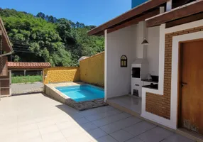 Foto 1 de Casa com 3 Quartos à venda, 122m² em Residencial Village Serrano, São Bento do Sapucaí