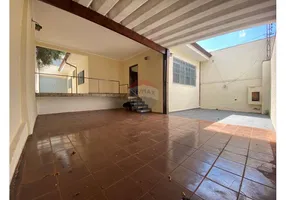 Foto 1 de Casa com 4 Quartos à venda, 200m² em Ipiranga, Ribeirão Preto