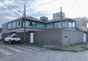 Foto 1 de Casa com 8 Quartos à venda, 345m² em Meia Praia, Navegantes