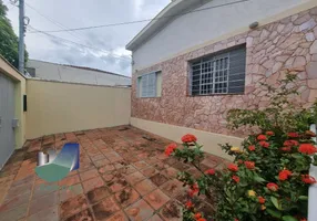 Foto 1 de Casa com 2 Quartos para alugar, 174m² em Vila Tibério, Ribeirão Preto