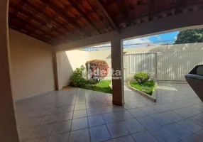 Foto 1 de Casa com 3 Quartos à venda, 200m² em Jardim Finotti, Uberlândia