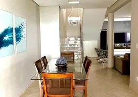 Foto 1 de Sobrado com 6 Quartos à venda, 288m² em Aclimacao, Uberlândia