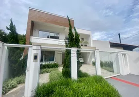 Foto 1 de Casa com 3 Quartos à venda, 216m² em Coqueiros, Florianópolis