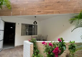 Foto 1 de Casa com 3 Quartos para alugar, 109m² em Itapuã, Salvador