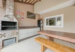 Foto 1 de Casa com 4 Quartos à venda, 250m² em Água Verde, Curitiba