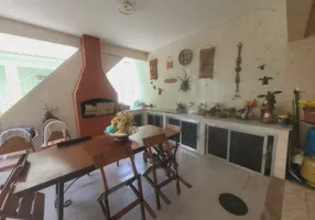 Foto 1 de Casa com 8 Quartos à venda, 121m² em Vaz Lobo, Rio de Janeiro