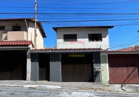 Foto 1 de Sobrado com 3 Quartos para alugar, 270m² em Vila Amália, São Paulo