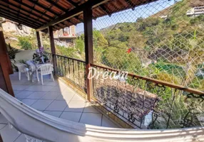 Foto 1 de Casa com 3 Quartos à venda, 1417m² em Pessegueiros, Teresópolis