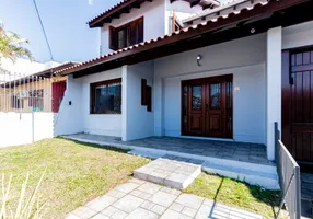 Foto 1 de Casa com 4 Quartos à venda, 300m² em Vila Ipiranga, Porto Alegre