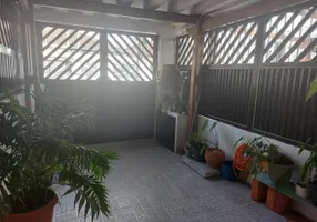 Foto 1 de Sobrado com 2 Quartos à venda, 89m² em Jardim Independencia, São Vicente