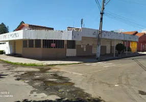 Foto 1 de Casa com 3 Quartos à venda, 189m² em Vila Olegario Pinto, Caldas Novas