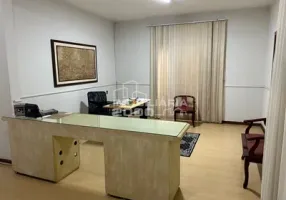 Foto 1 de Casa com 3 Quartos para alugar, 280m² em Lidice, Uberlândia