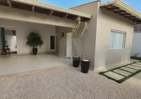 Foto 1 de Casa com 3 Quartos à venda, 213m² em Progresso, Uberlândia