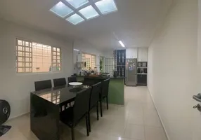 Foto 1 de Sobrado com 3 Quartos à venda, 220m² em Vila Maria Helena, Indaiatuba