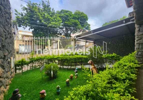 Foto 1 de Casa com 4 Quartos à venda, 450m² em Caiçaras, Belo Horizonte
