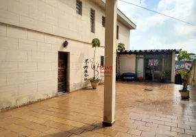 Foto 1 de Casa com 3 Quartos à venda, 187m² em Parque Maria Domitila, São Paulo