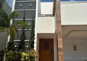 Foto 1 de Sobrado com 3 Quartos à venda, 251m² em Area Central, Palmas