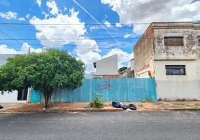 Foto 1 de Lote/Terreno com 1 Quarto à venda, 209m² em Vila Mesquita, Bauru