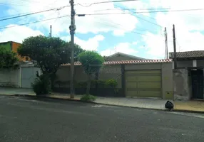 Foto 1 de Casa com 2 Quartos à venda, 121m² em Jardim Pinheiros, Araraquara