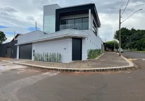 Foto 1 de Sobrado com 3 Quartos à venda, 270m² em Camargo, Ituiutaba