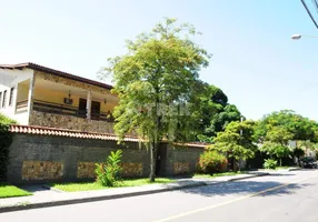 Foto 1 de Casa com 8 Quartos à venda, 804m² em Itaipu, Niterói