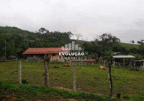 Foto 1 de Fazenda/Sítio com 3 Quartos à venda, 100m² em Encruzilhada , Biguaçu