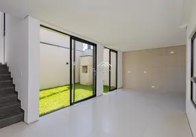 Foto 1 de Casa de Condomínio com 3 Quartos à venda, 237m² em Santo Inácio, Curitiba