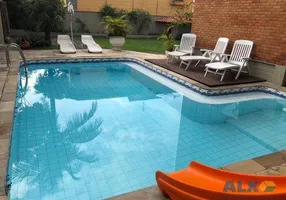 Foto 1 de Casa com 4 Quartos à venda, 470m² em Camboinhas, Niterói